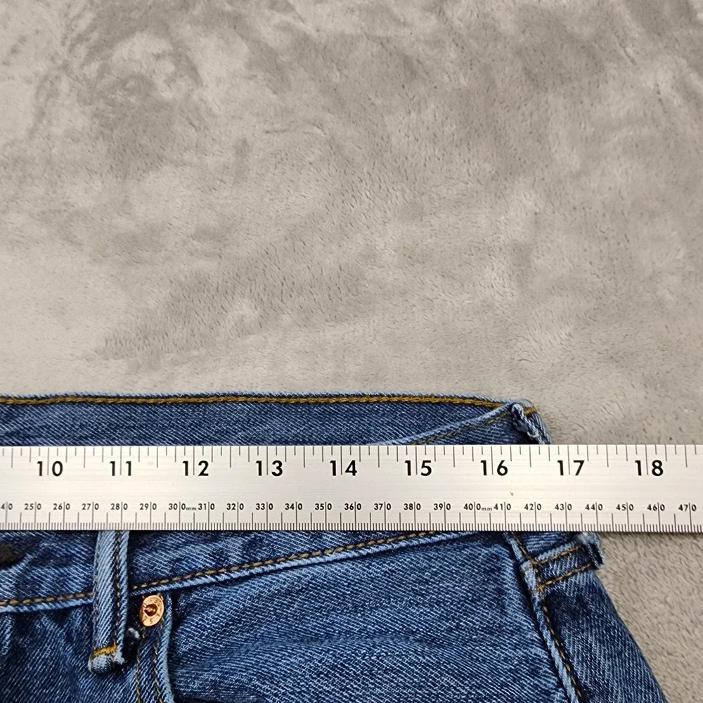 Levi's 501 Jeans Mens 34x30.5* Blue Medium Wash Button Fly Straight Leg Denim